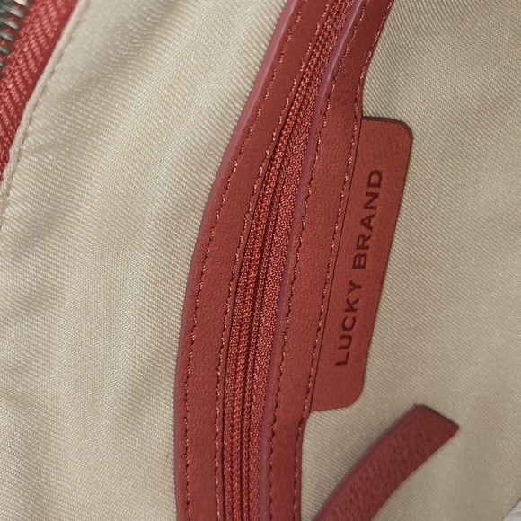 Lucky brand small cross body - Picture 3 of 4